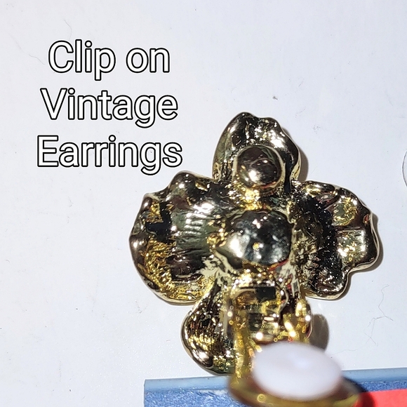 Vintage Crystal Clip-on Earrings - Picture 9 of 15